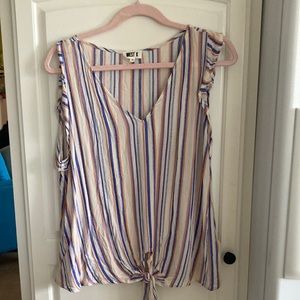 West K flutter sleeve top size medium